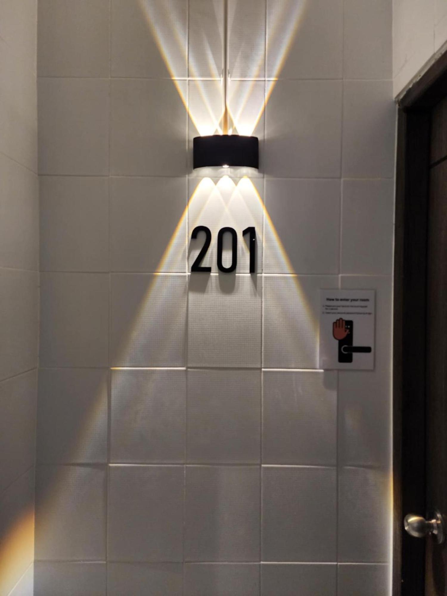 Lo-Ha Guest House, Contactless Check-In Bangkok Exterior photo